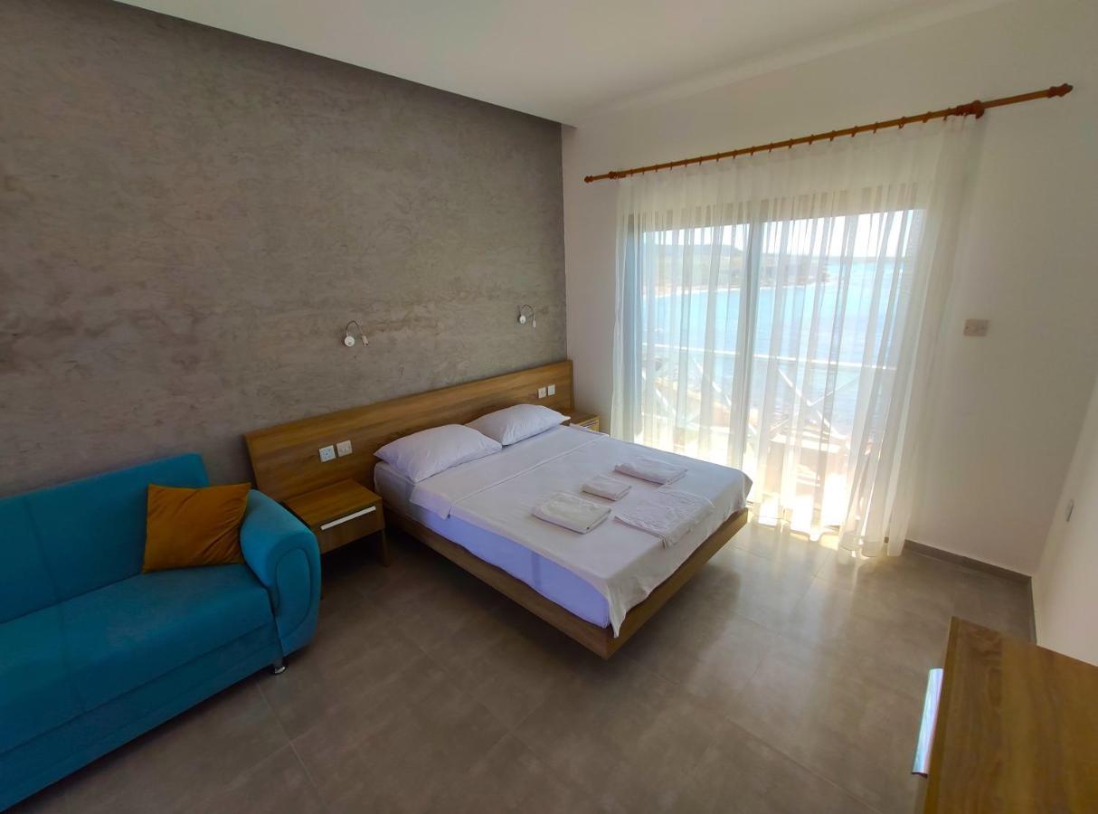 Oasis At Ayfilon Hotel Rizokarpaso Ngoại thất bức ảnh