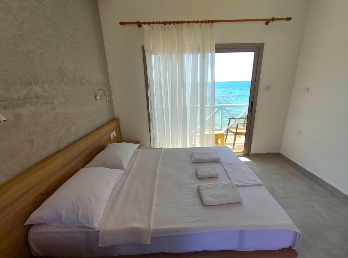 Oasis At Ayfilon Hotel Rizokarpaso Ngoại thất bức ảnh