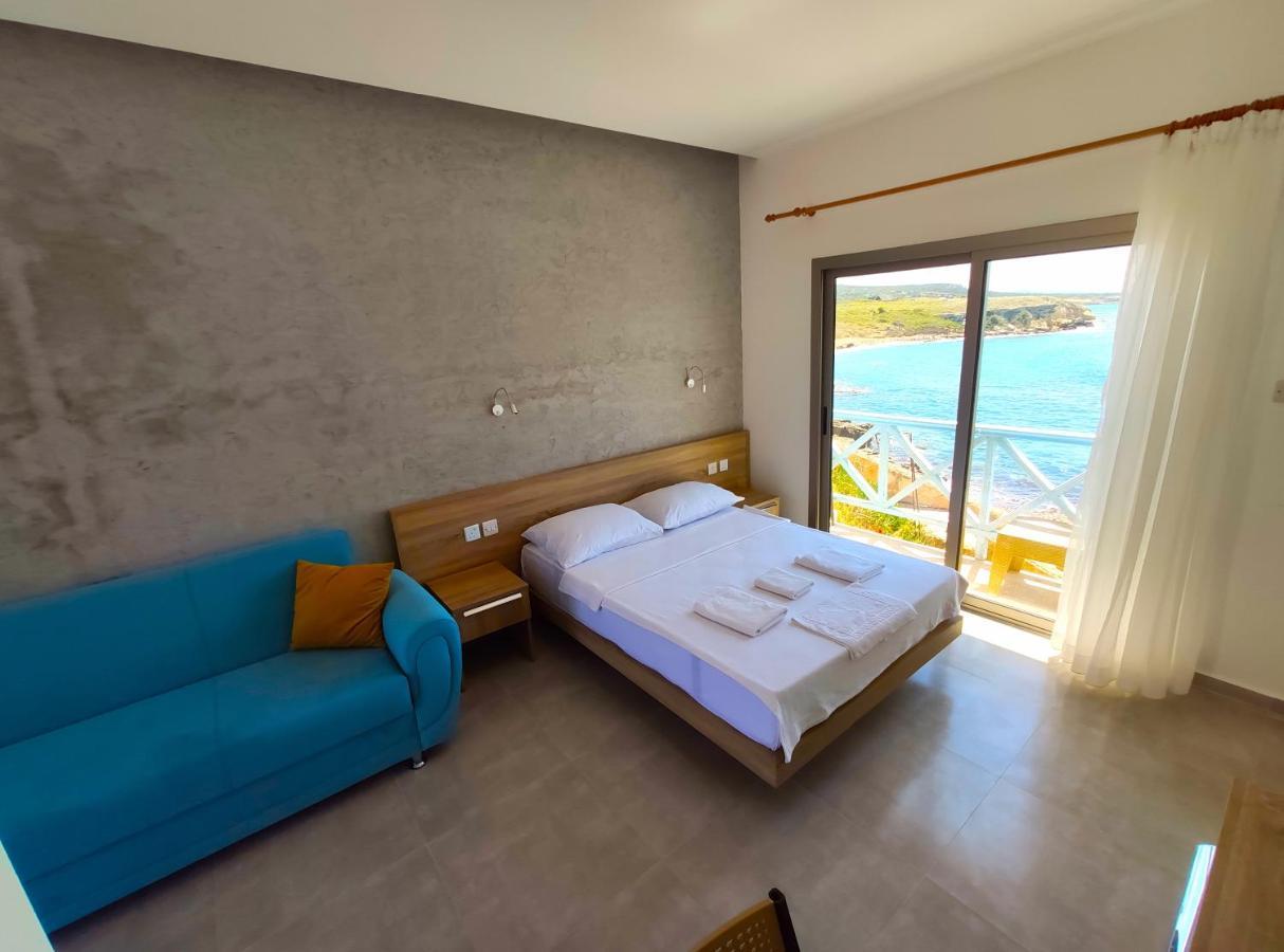 Oasis At Ayfilon Hotel Rizokarpaso Ngoại thất bức ảnh