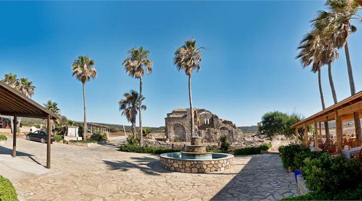 Oasis At Ayfilon Hotel Rizokarpaso Ngoại thất bức ảnh